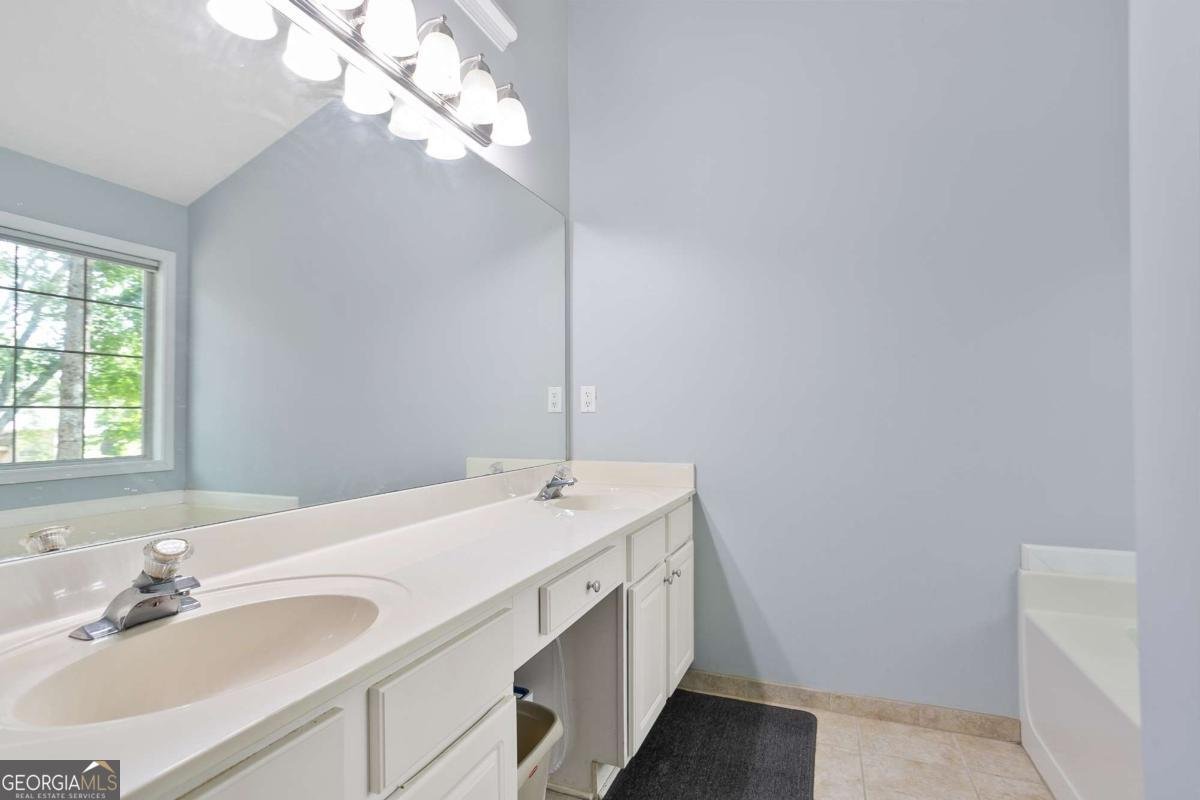 174 Saint Georges Court Suwanee - 17
