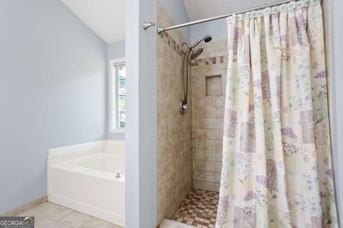 174 Saint Georges Court Suwanee - 18