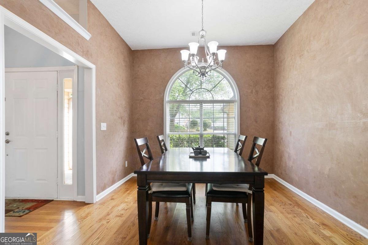 174 Saint Georges Court Suwanee - 4