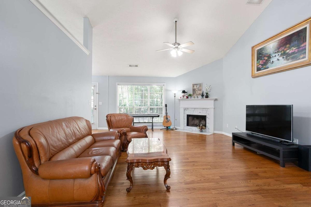 174 Saint Georges Court Suwanee - 7