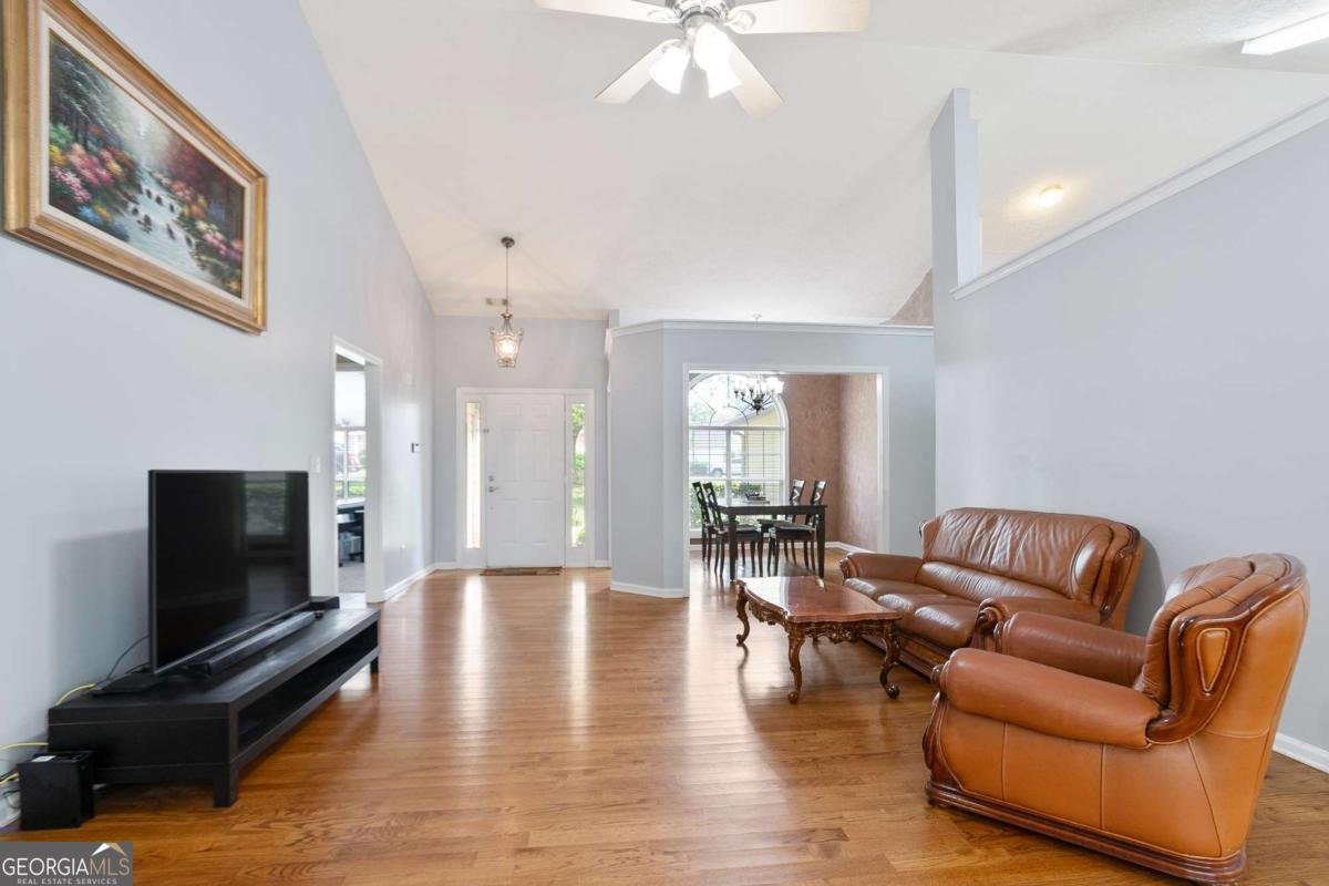 174 Saint Georges Court Suwanee - 8