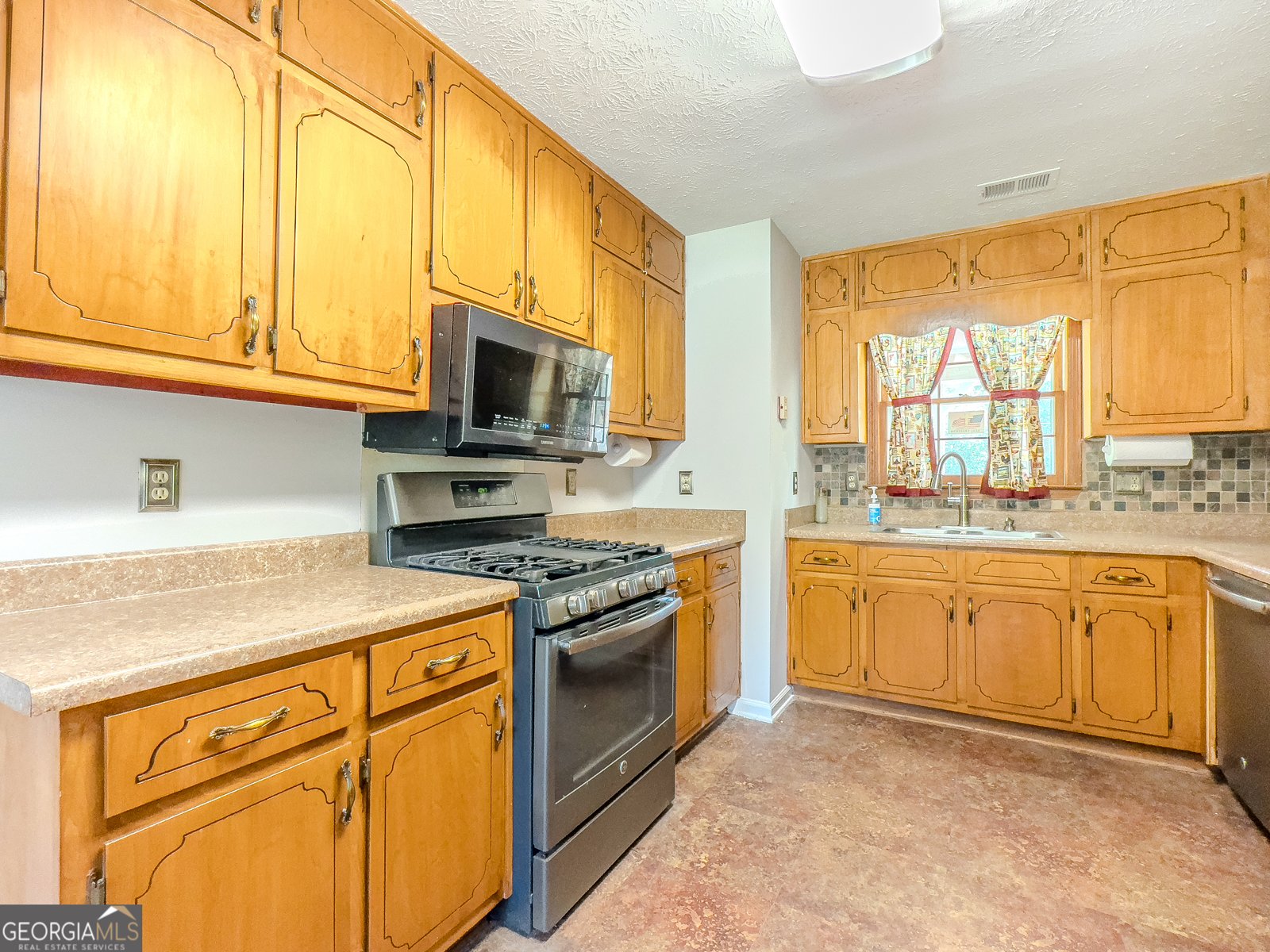 70 Heritage Way Covington - 14