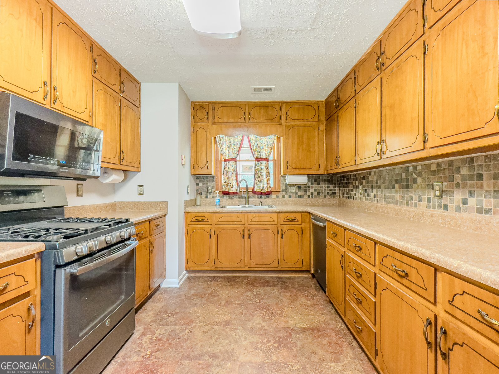 70 Heritage Way Covington - 15