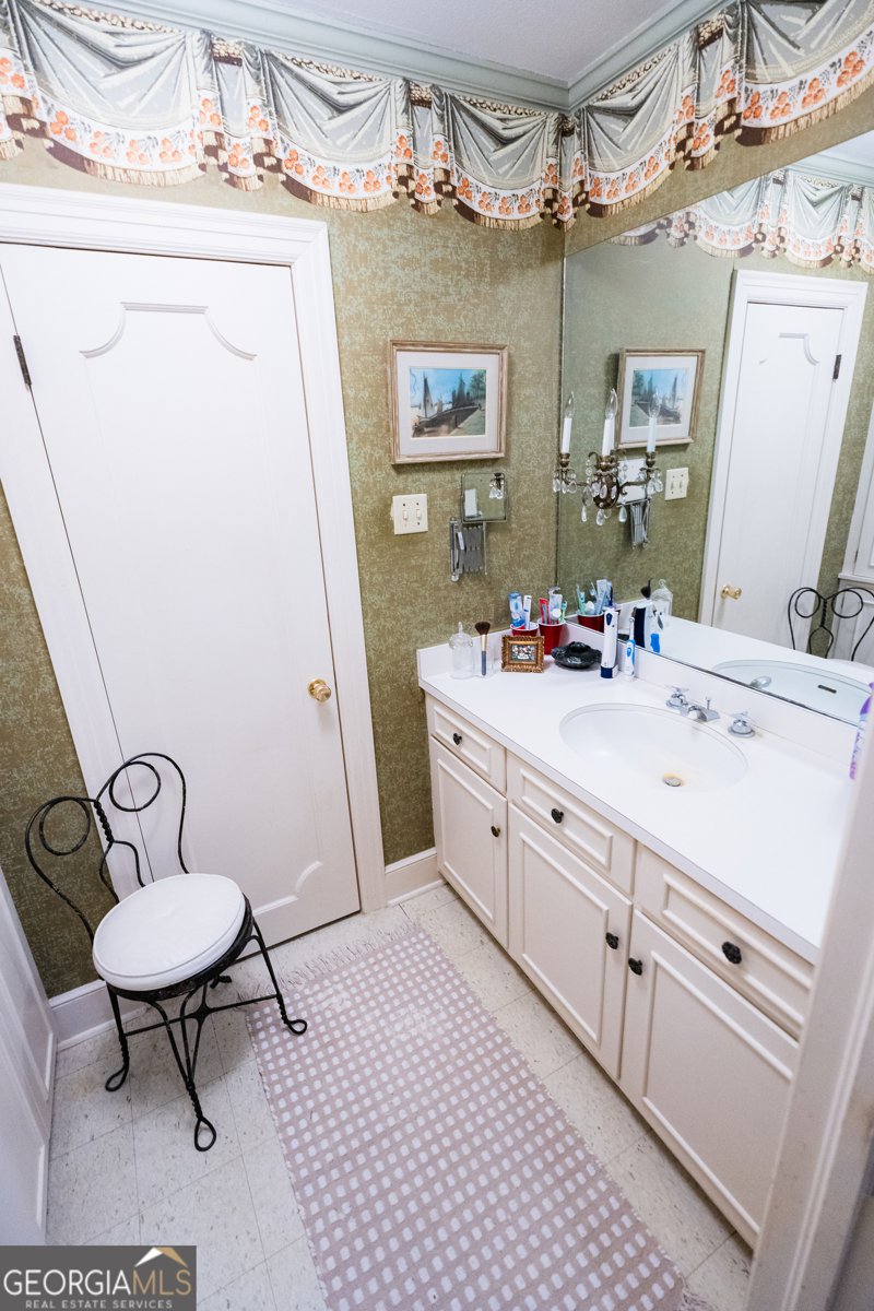 1231 Hilltop Drive Albany - 34