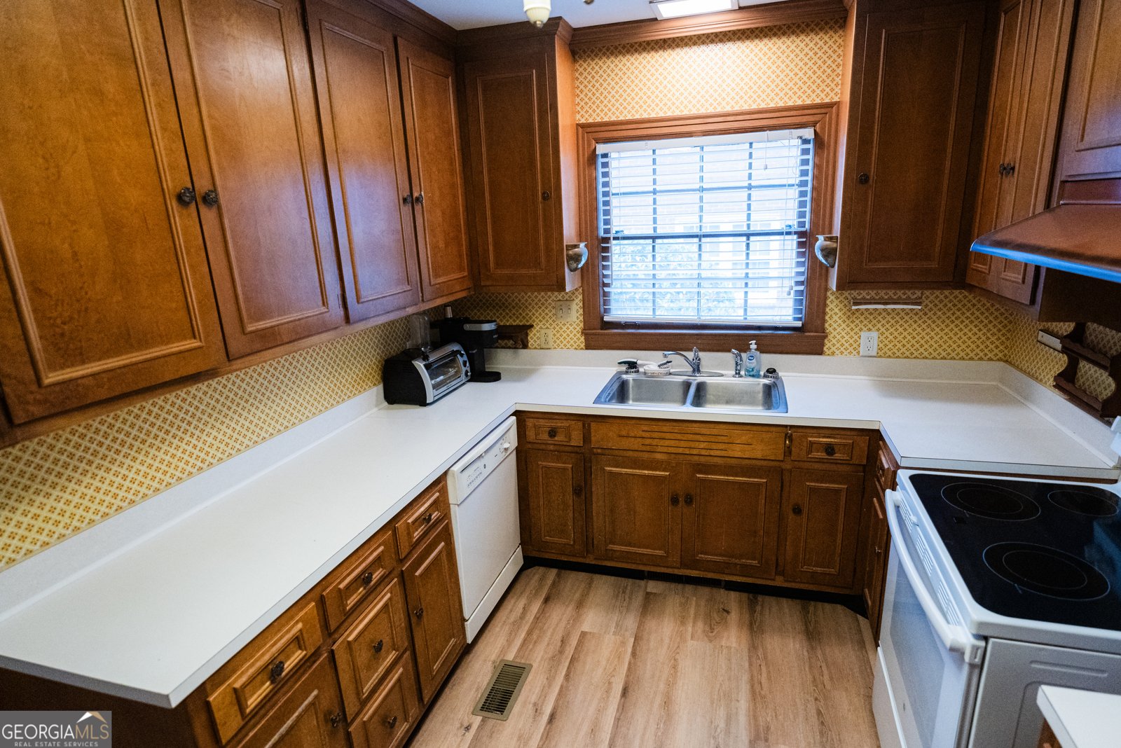 1231 Hilltop Drive Albany - 45