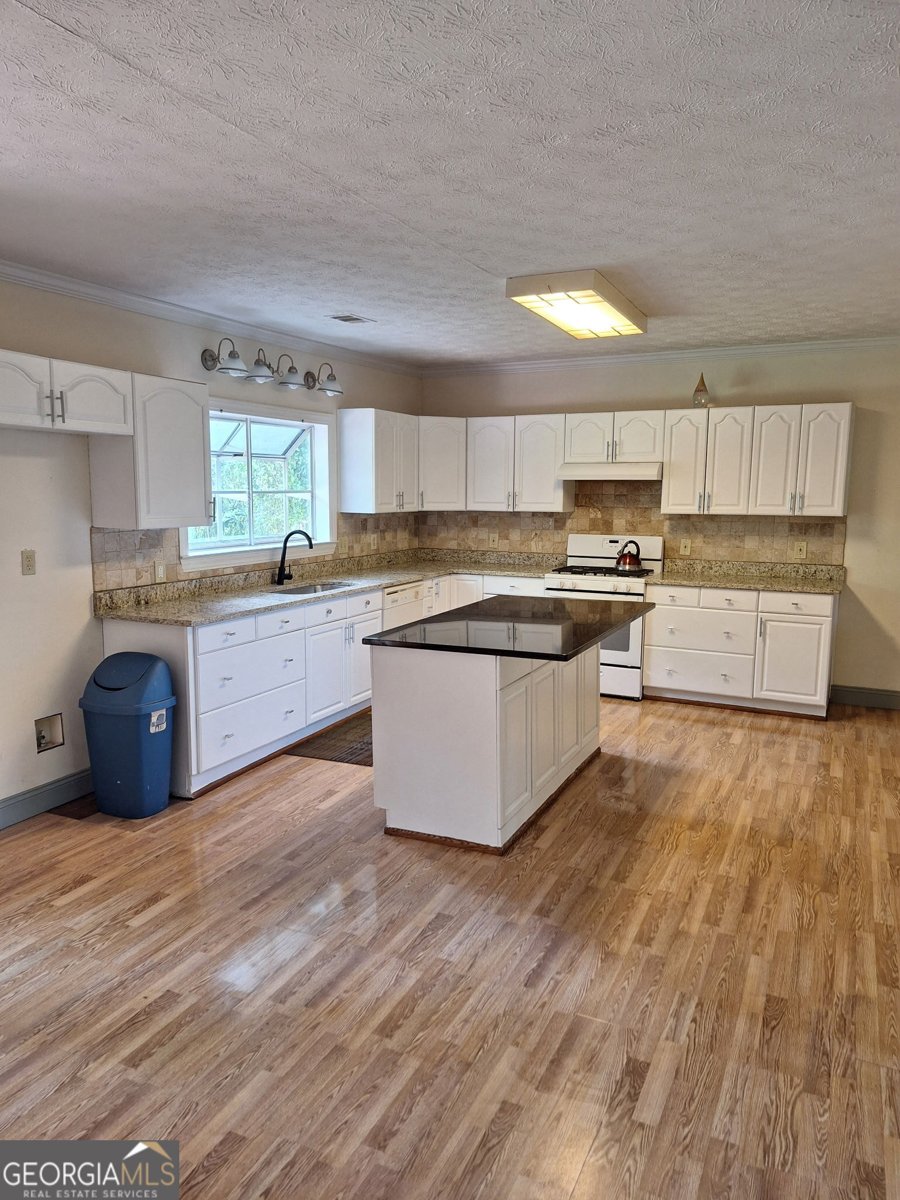191 LaGrange Street Grantville - 4