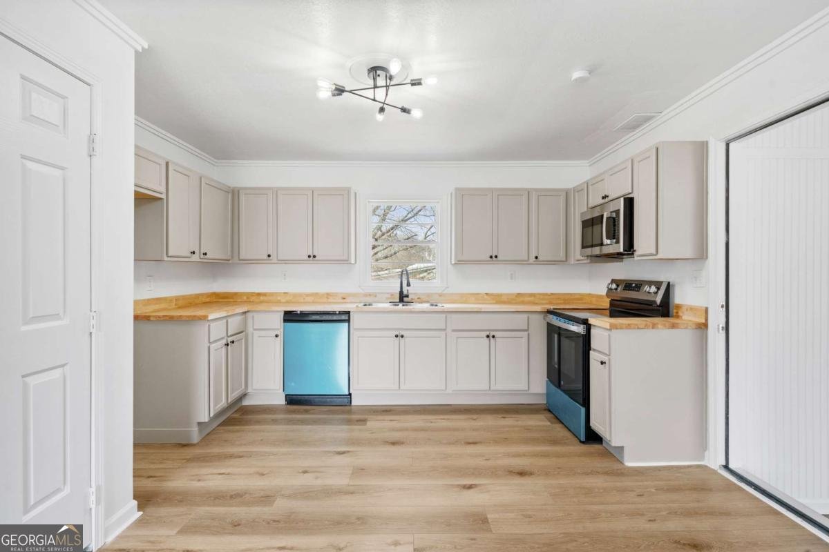 77 Frances Street Summerville - 7
