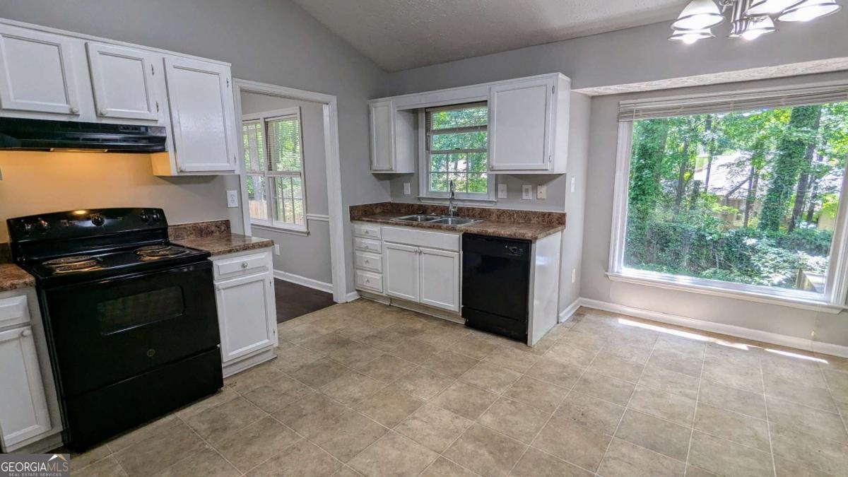 4827 Wyndam Drive Stone Mountain - 7