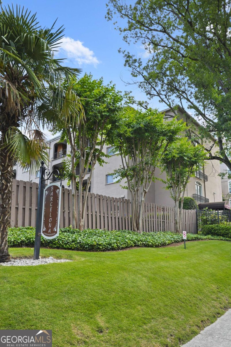 395 PHARR Road Atlanta - 18