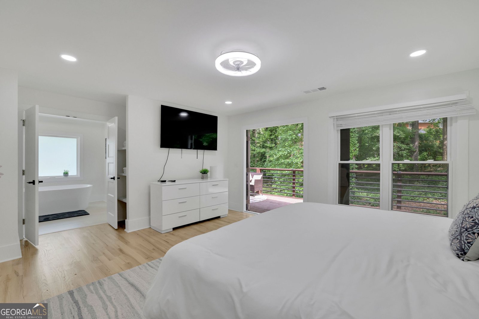 3165 Brookview Drive Marietta - 10