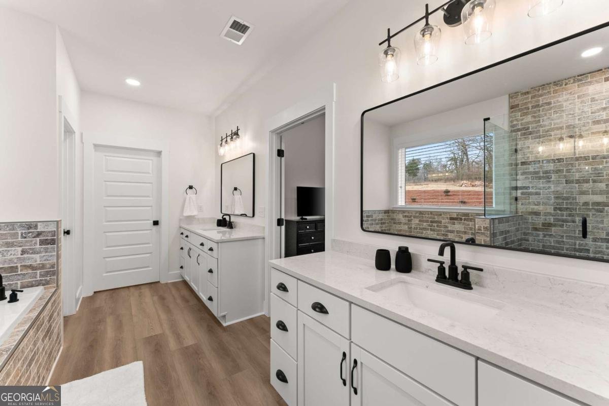 1087 Webb West Road Cleveland - 27