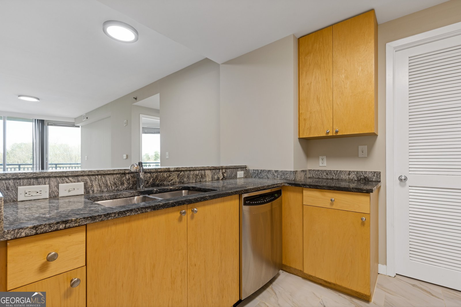 3338 Peachtree Road Atlanta - 3