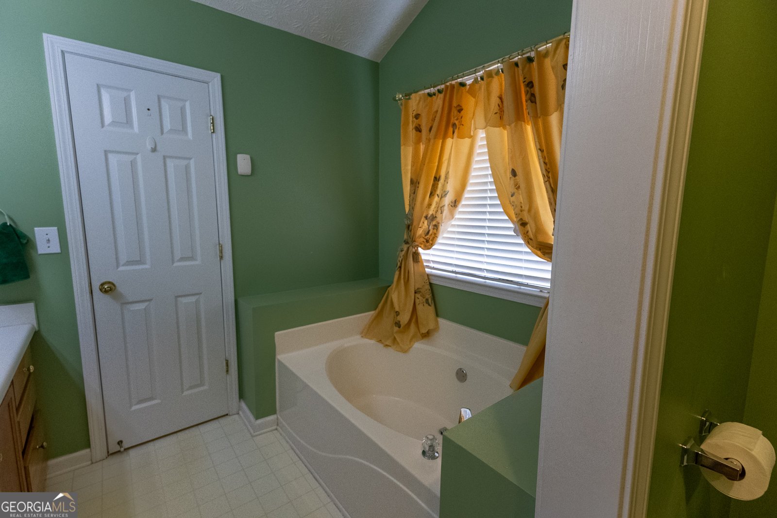 40 Oak Hill Drive Covington - 28