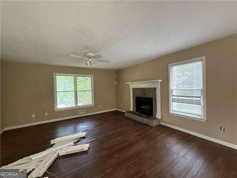 554 Oak Landing Circle Douglasville - 3