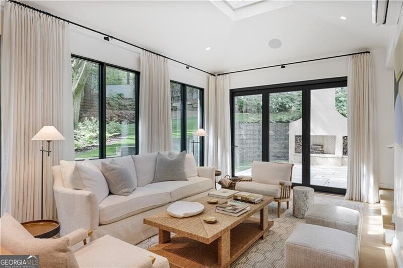 1 Habersham Way Atlanta - 9