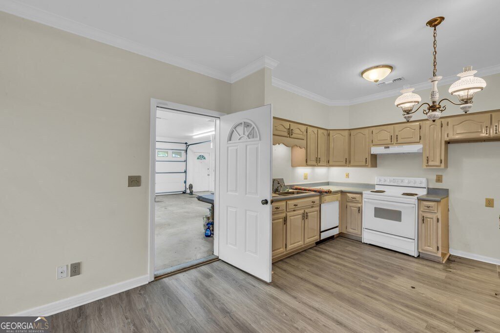 498 Old Dyer Road Hayesville - 44