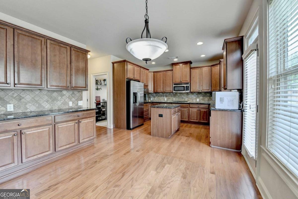 1370 Sunnys Halo Drive Suwanee - 18