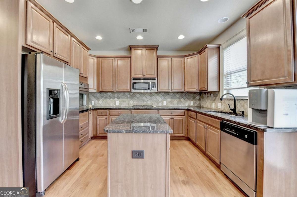 1370 Sunnys Halo Drive Suwanee - 19