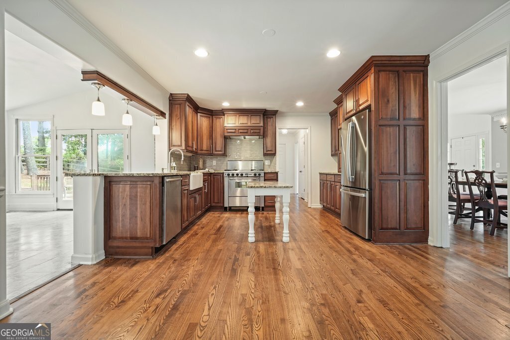 10310 Amberside Court Roswell - 11