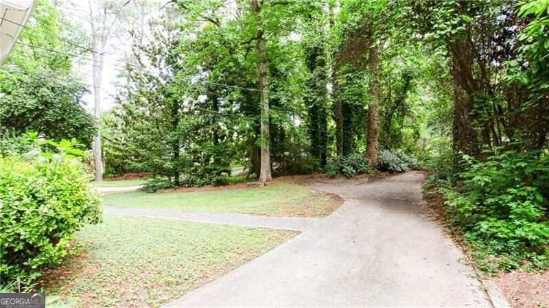 2620 Clairmont Road Atlanta - 16