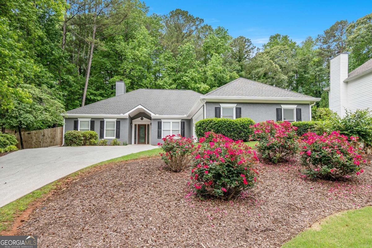 703 Kirkwood Circle Woodstock - 1