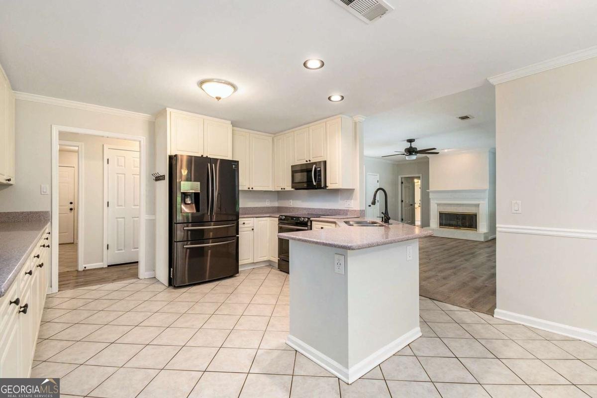 703 Kirkwood Circle Woodstock - 12