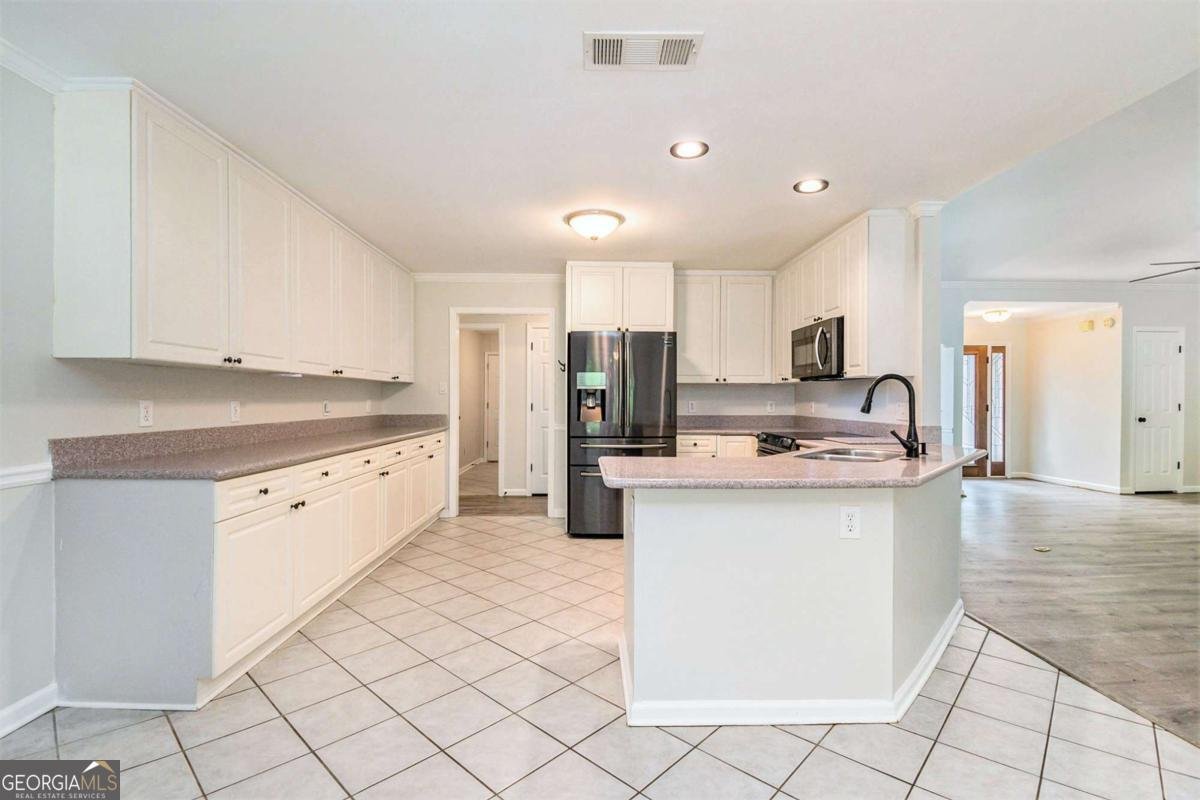 703 Kirkwood Circle Woodstock - 13