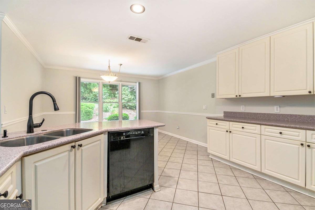 703 Kirkwood Circle Woodstock - 15