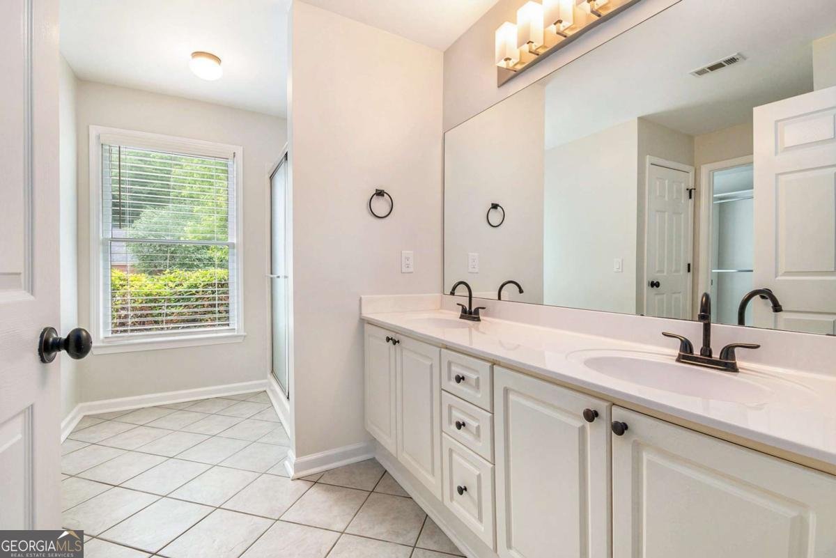 703 Kirkwood Circle Woodstock - 21