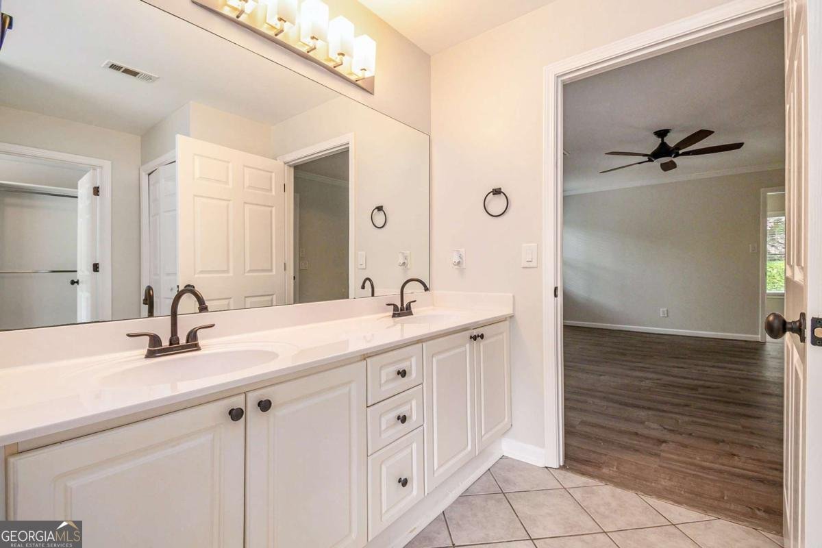 703 Kirkwood Circle Woodstock - 23