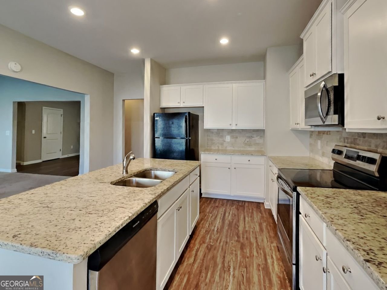 9 HOLSTEINER Lane Dallas - 18
