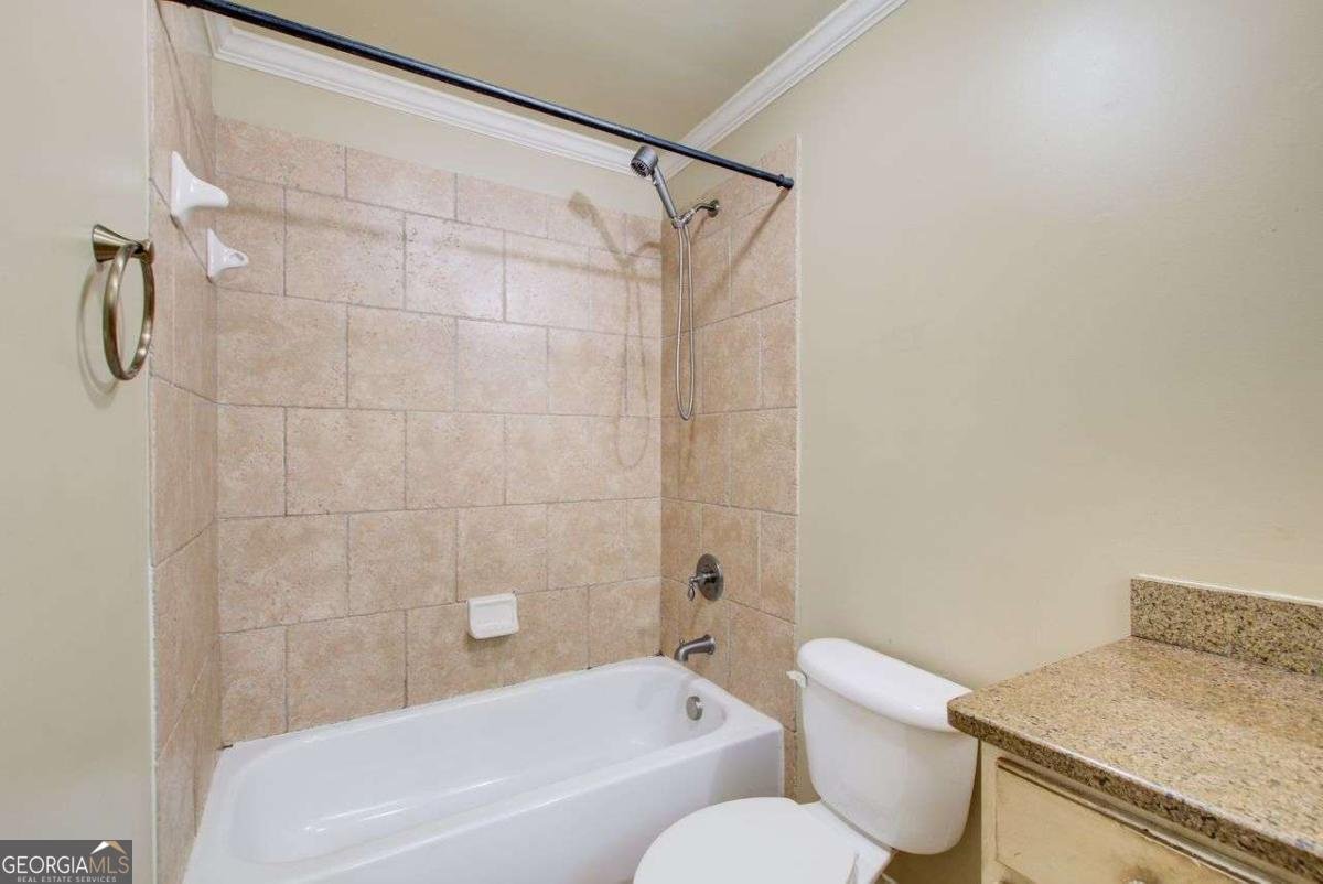 245 ASHLEY FOREST Drive Fayetteville - 32