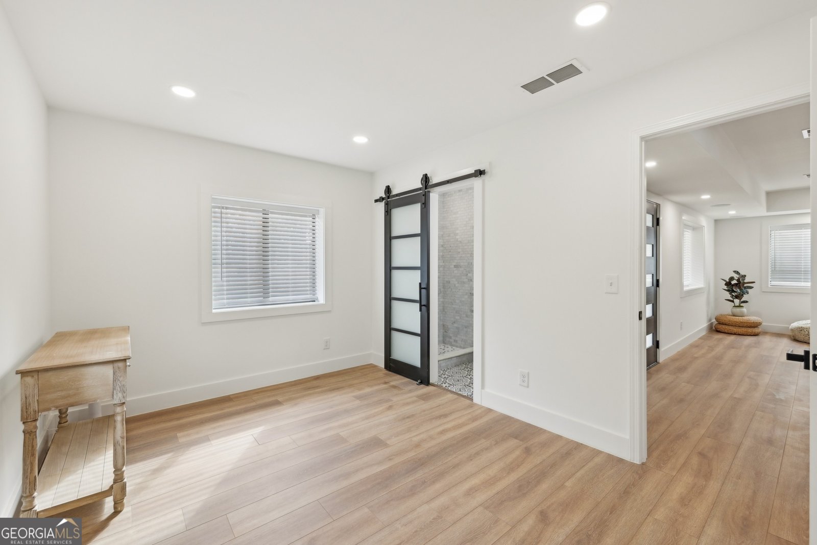 1355 Lockwood Drive Atlanta - 18
