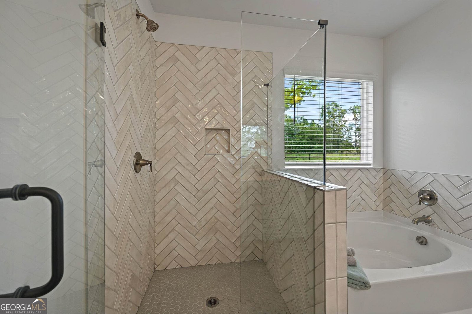 5350 Woodline View Circle Hoschton - 18