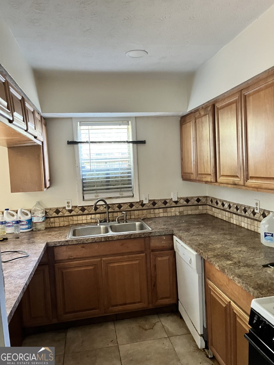 3298 ABBEYWOOD Drive Decatur - 2