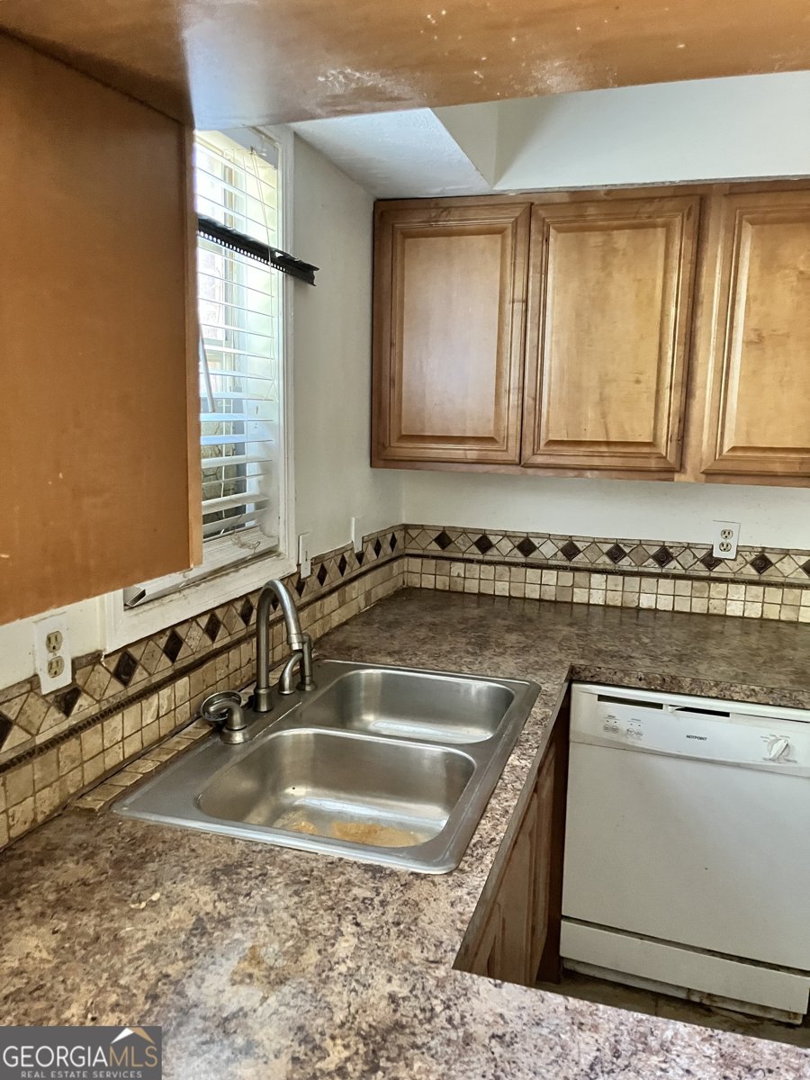 3298 ABBEYWOOD Drive Decatur - 3