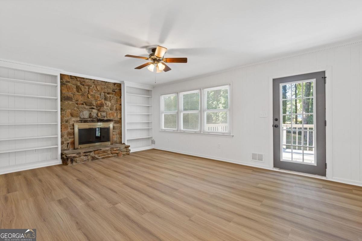 4045 White Oak Lane Lilburn - 14
