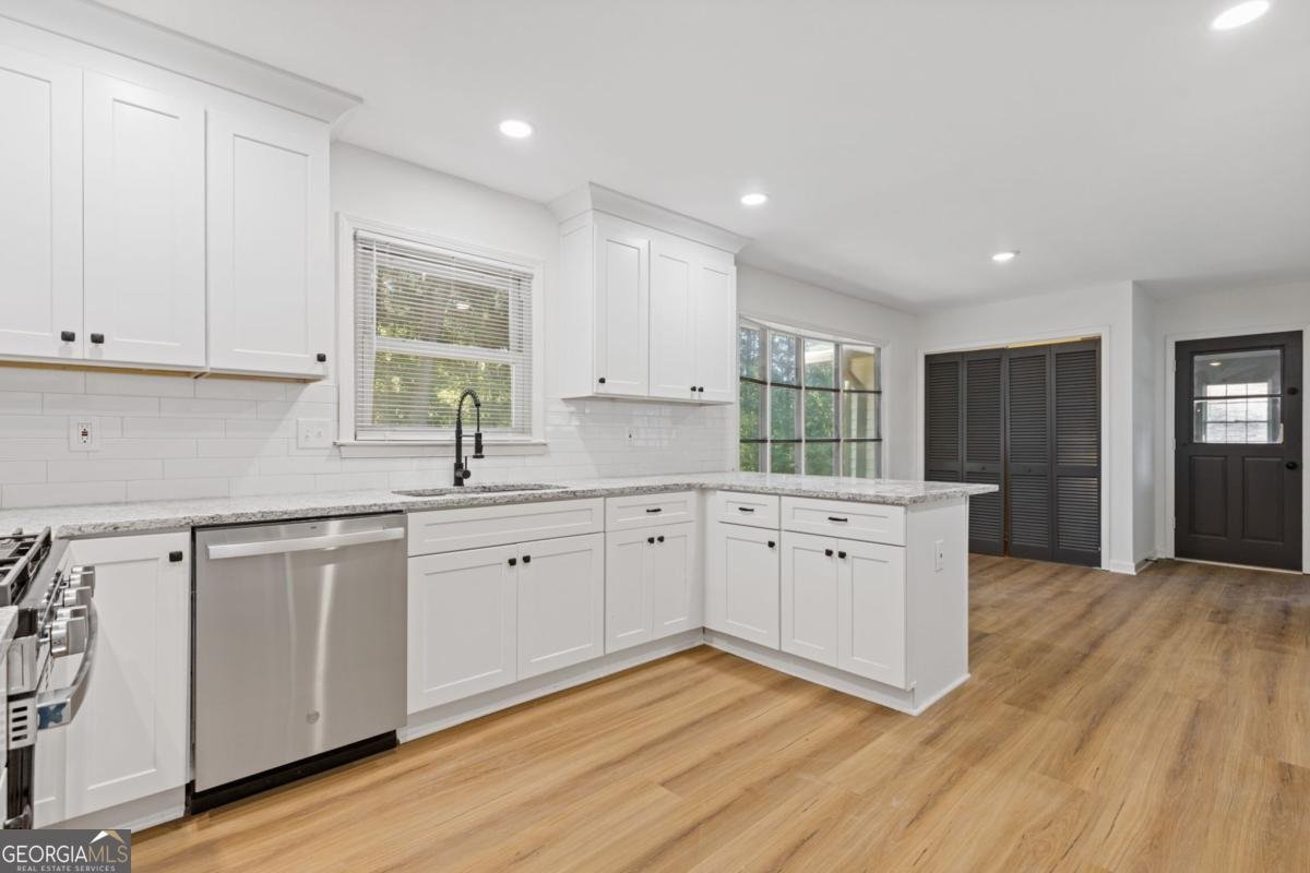 4045 White Oak Lane Lilburn - 21