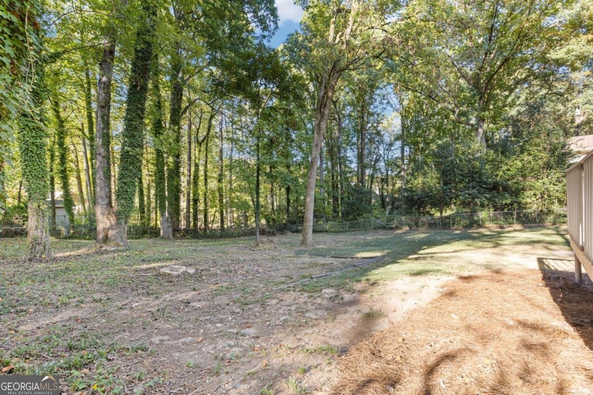 4045 White Oak Lane Lilburn - 41