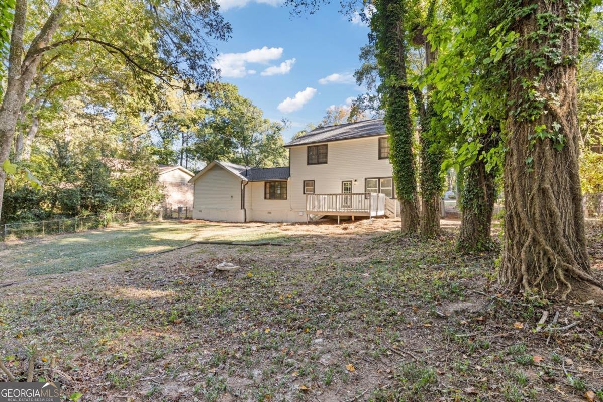 4045 White Oak Lane Lilburn - 44