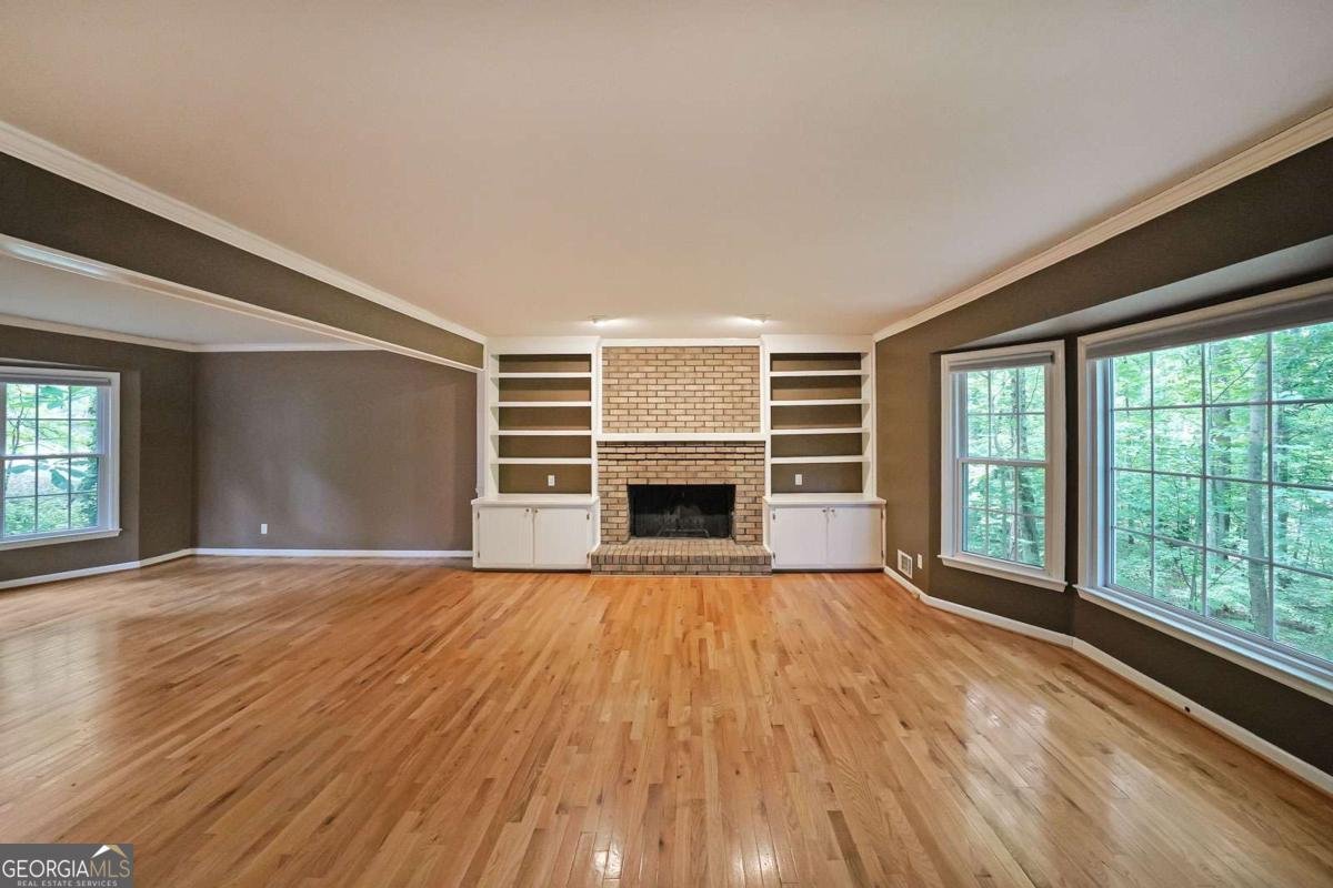 295 LAKEMONT Drive Roswell - 12