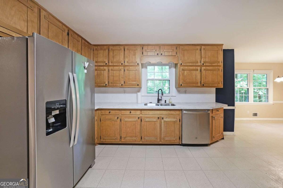 295 LAKEMONT Drive Roswell - 15