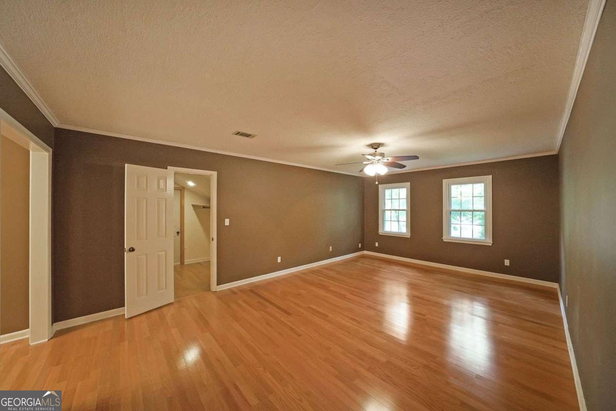295 LAKEMONT Drive Roswell - 22