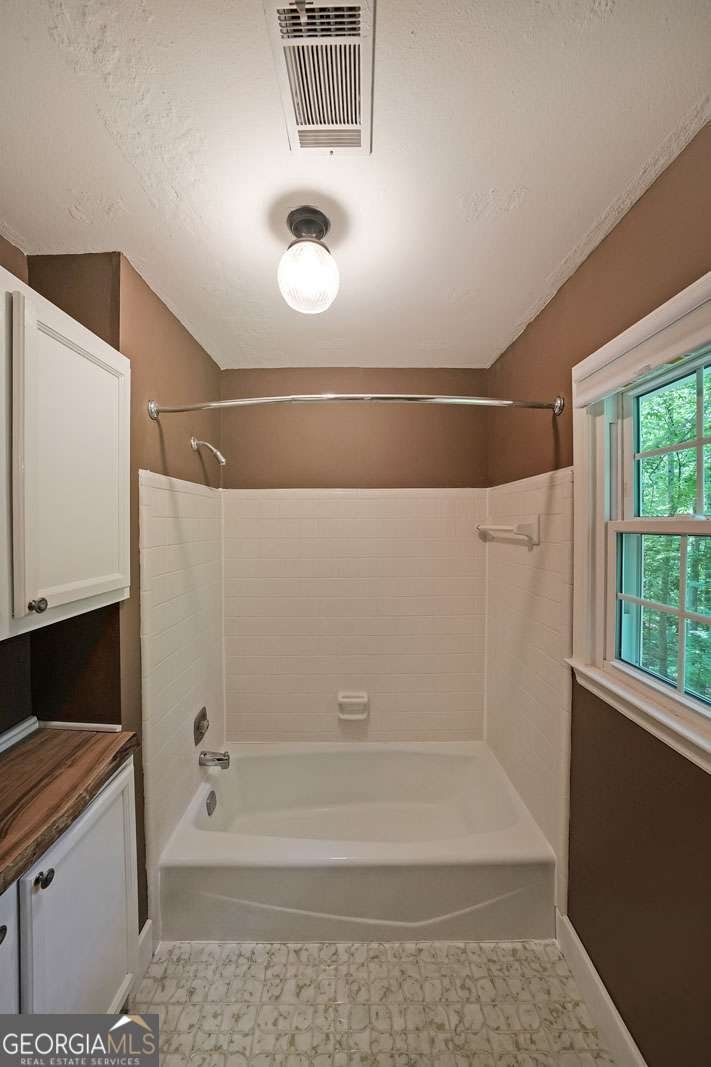 295 LAKEMONT Drive Roswell - 23