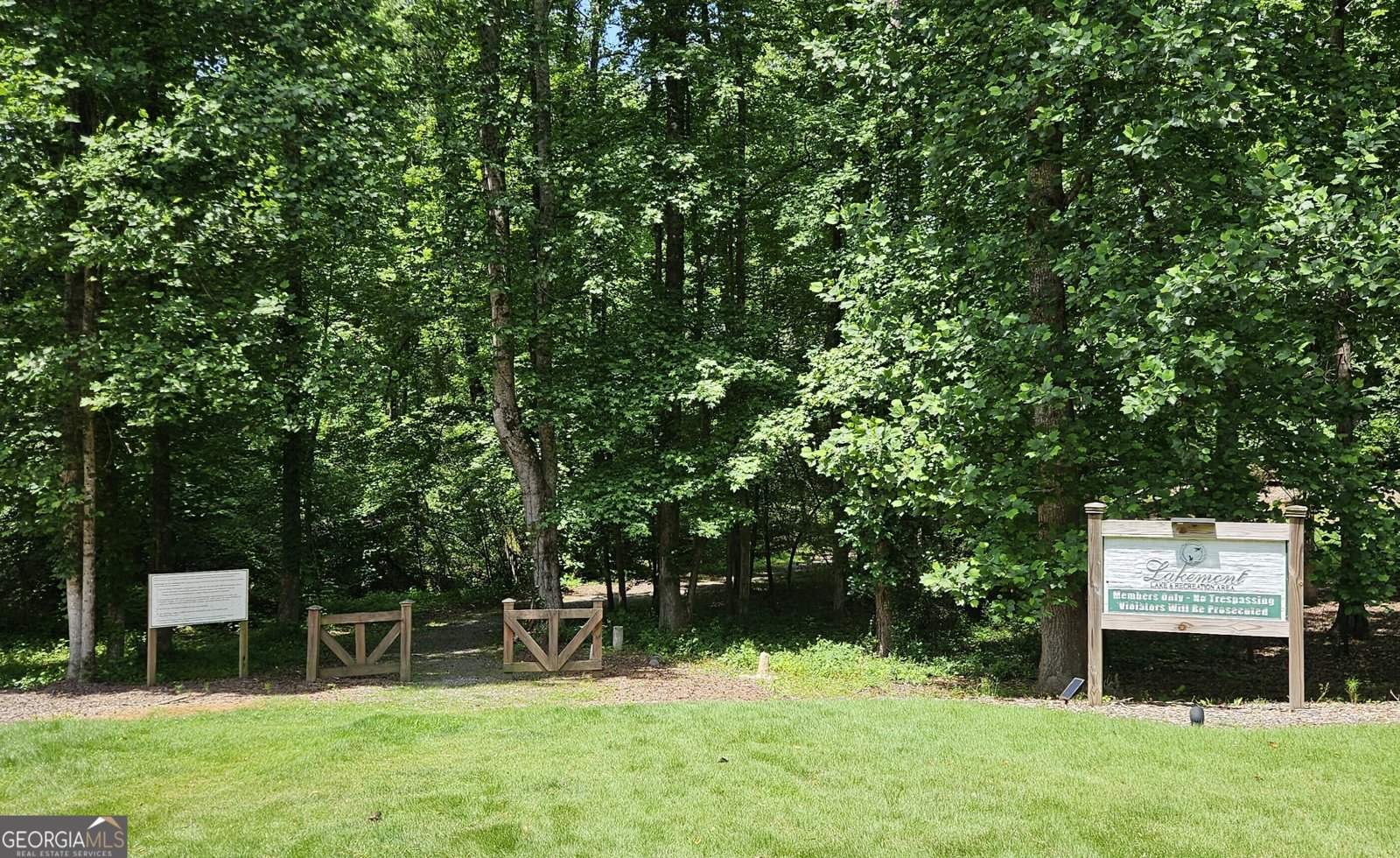 295 LAKEMONT Drive Roswell - 38