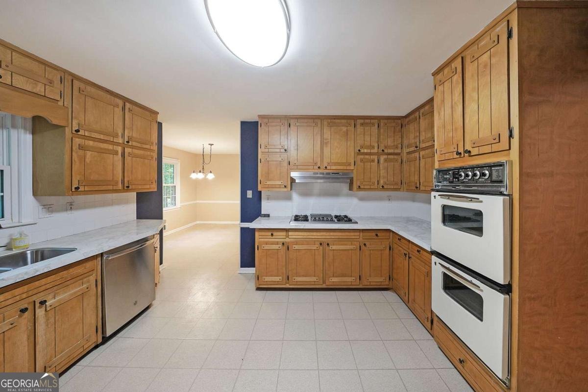 295 LAKEMONT Drive Roswell - 4