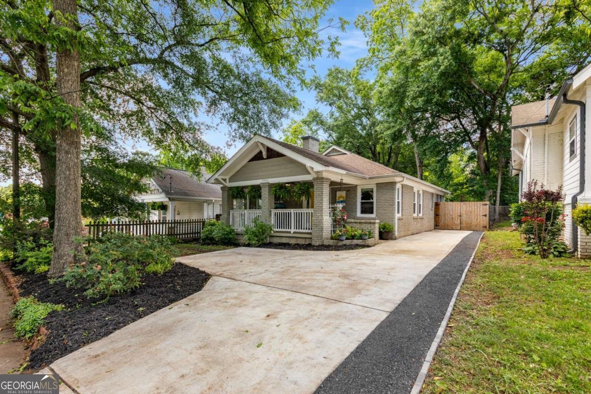 2486 Memorial Drive Atlanta - 34