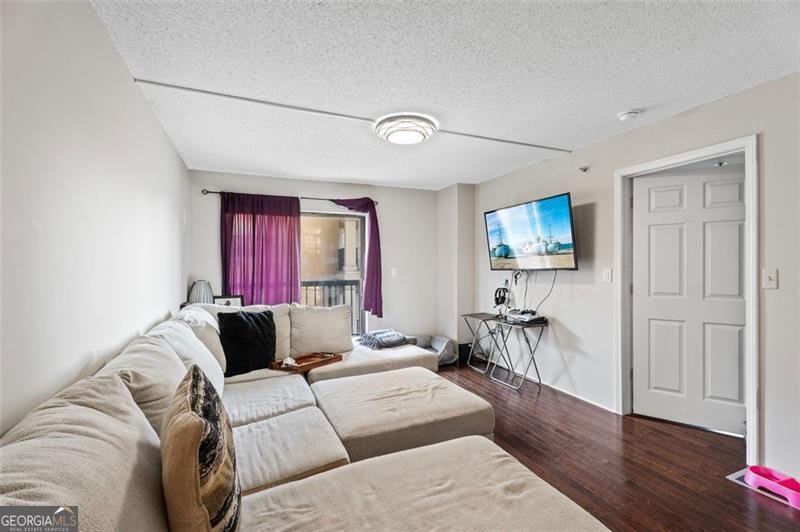 795 HAMMOND Drive Atlanta - 9