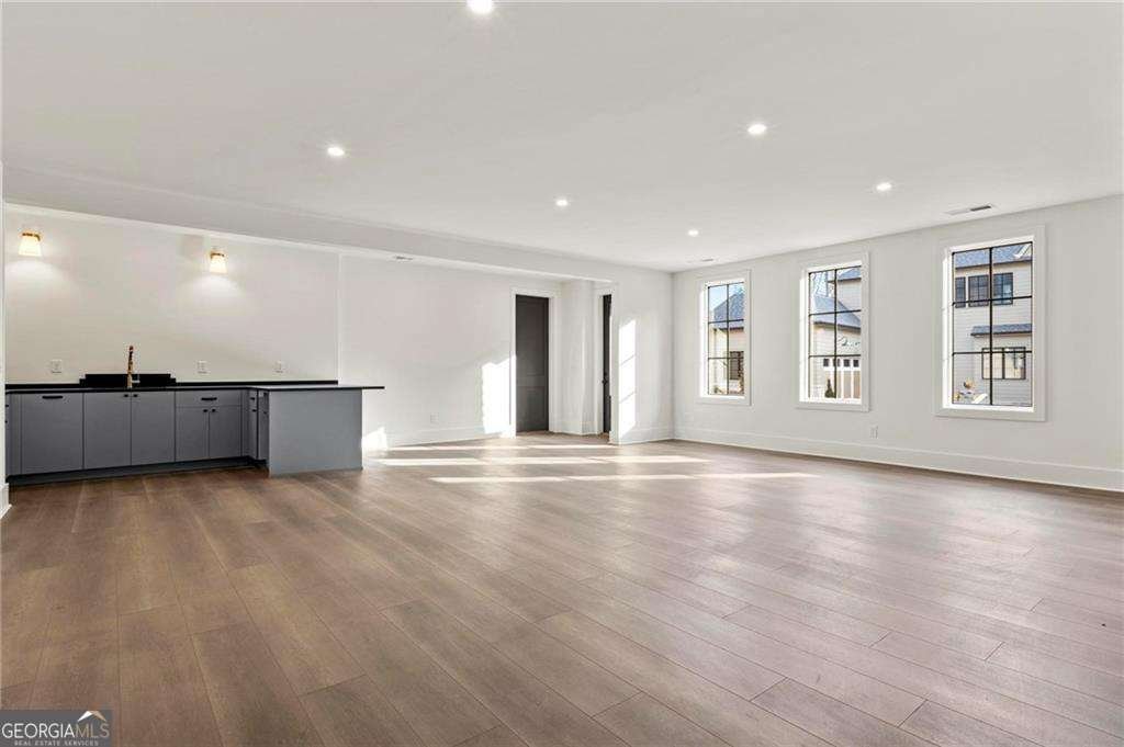 56 Pine Street Roswell - 56