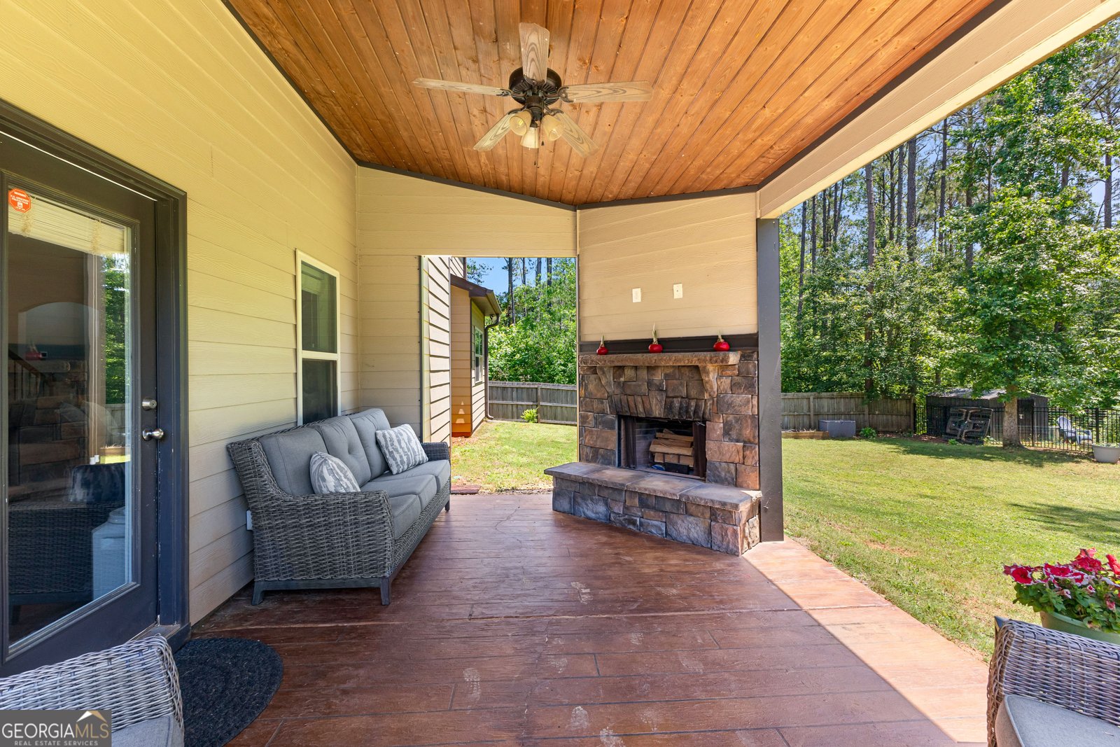 105 Turnberry Trace Sharpsburg - 23